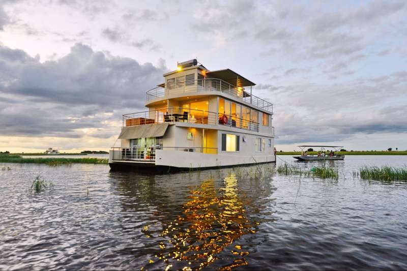 De Vic' Falls au Delta : mi-lodge mi-camping