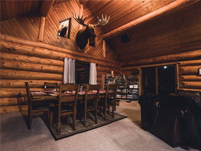 Mount Logan Lodge - Haines Junction - Yukon - Canada