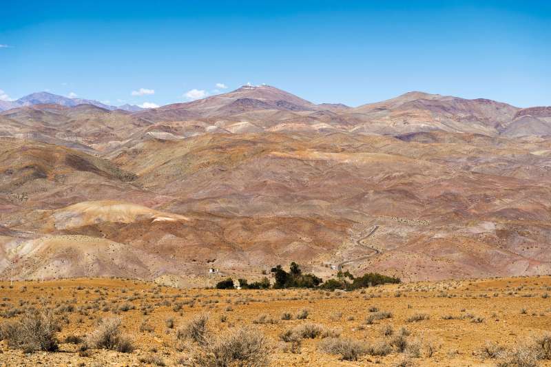 L'bservatoire de La Silla vu depuis Camp Pelicano - Désert d'Atacama - Chili