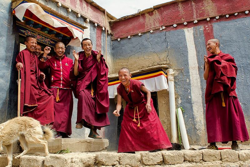 Voyage privatif au Tibet: Une immersion 100% Tibétaine de Lhassa au pied de l’Everest,. Rencontres, randos, visites de monastères 