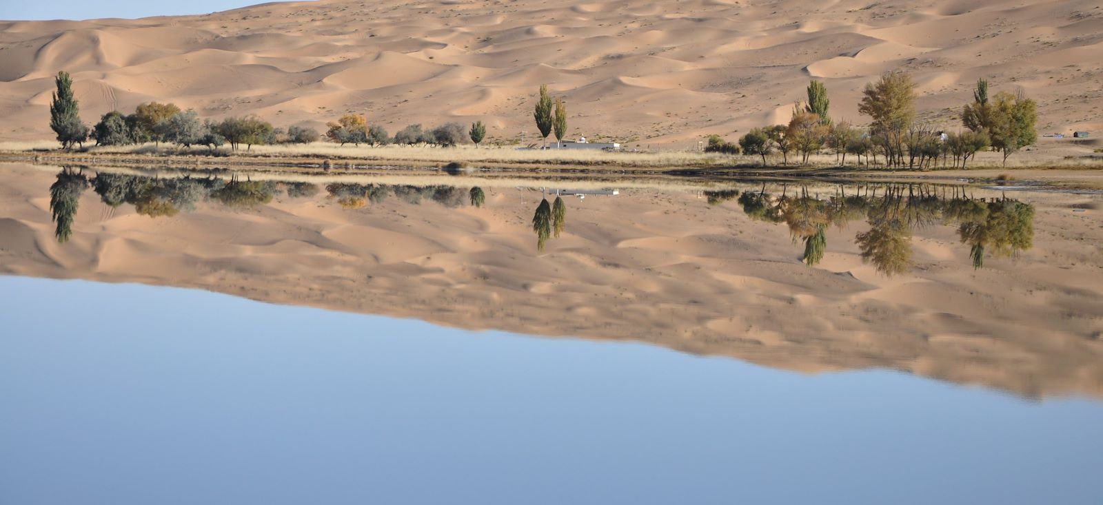 Image Lacs et mégadunes du Badain Jaran