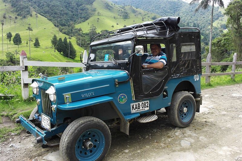 Jeep dans la vallée de Cocora - Salento - Département de Quindio - Colombie