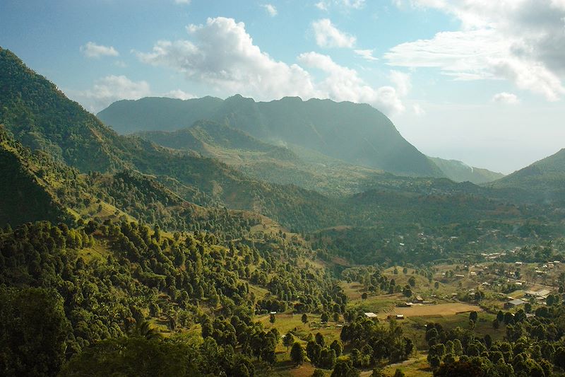 Randonnée vers le lac Dzialandzé - Île d'Anjouan - Comores