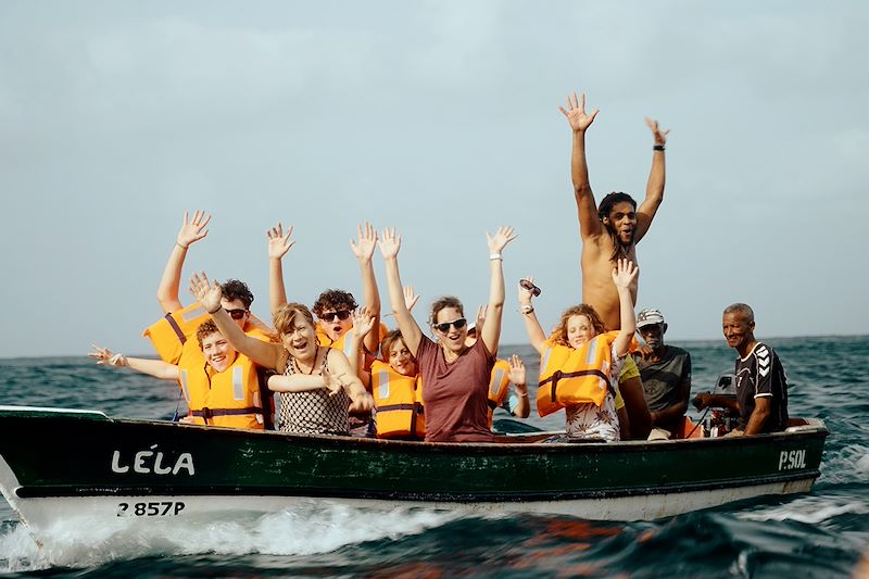 En famille à bord d'un bateau - Santo Antão - Cap-Vert