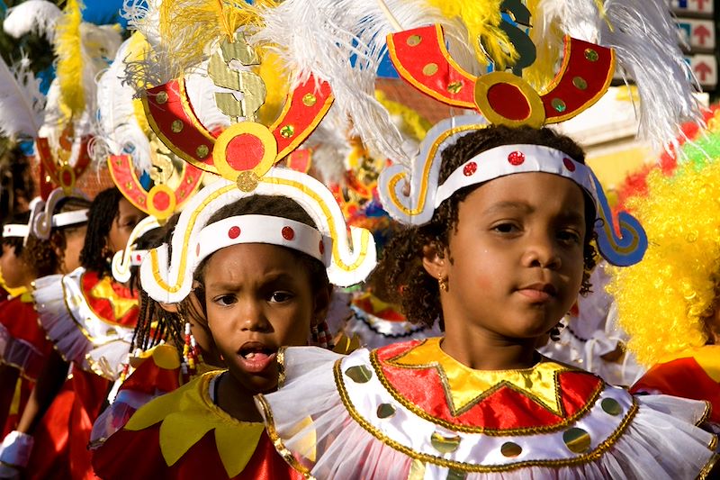 Découverte du Carnaval de Mindelo et activités en famille : défilés, nage avec les tortues & randonnées sur Santo Antao