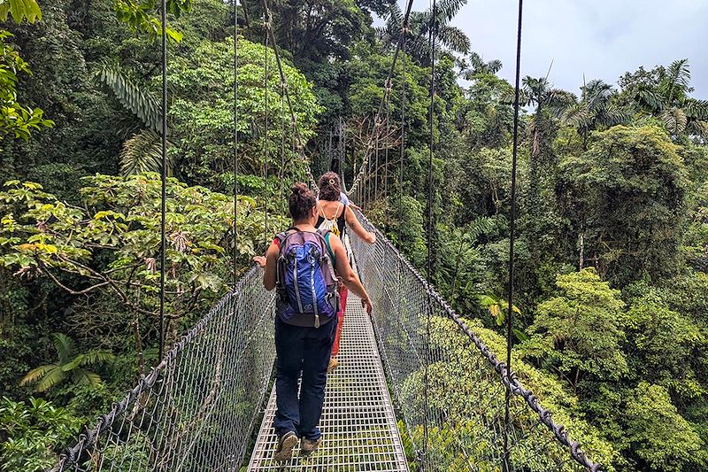 Pont suspendu au Parc national Volcán Arenal - Costa Rica