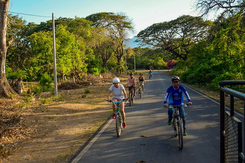 Cyclistes à Granada - Nicaragua