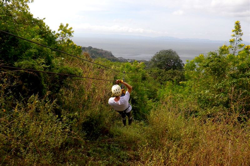 Tyrolienne sur les flancs du volcan Concepción - Île d'Ometepe - Nicaragua