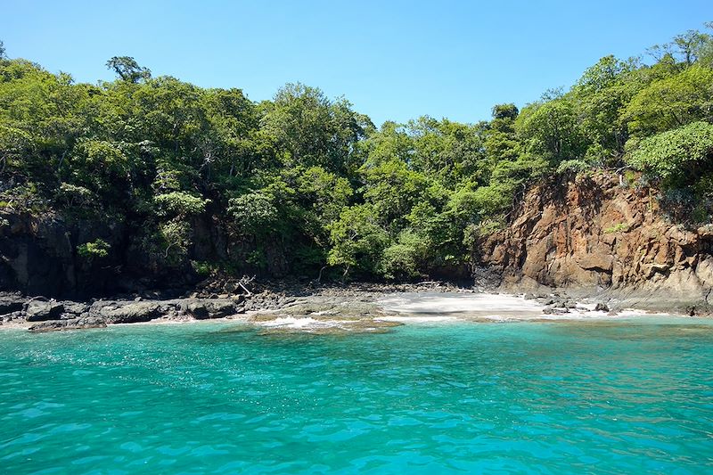 Découverte des incontournables du Costa Rica en famille entre volcan, jungle, forêts, plages, cascades et piscines naturelles !