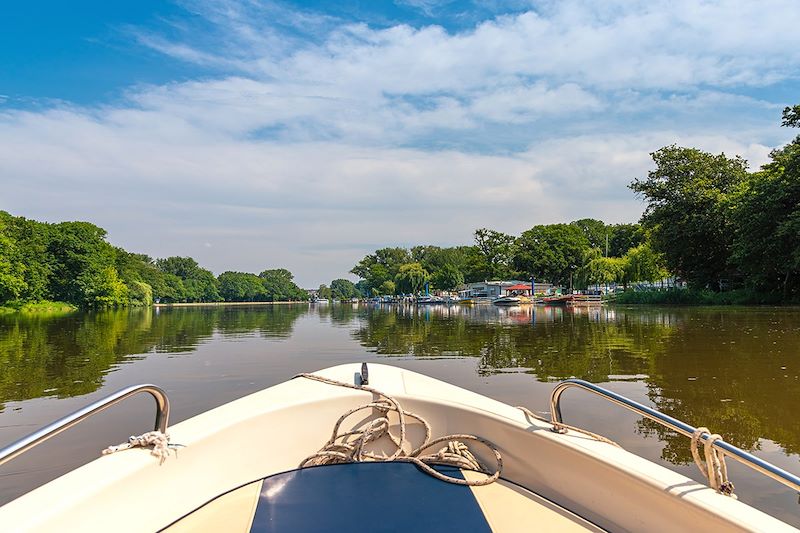 Vue depuis le bateau sur la Saale - Bernbourg - Saxe-Anhalt - Allemagne