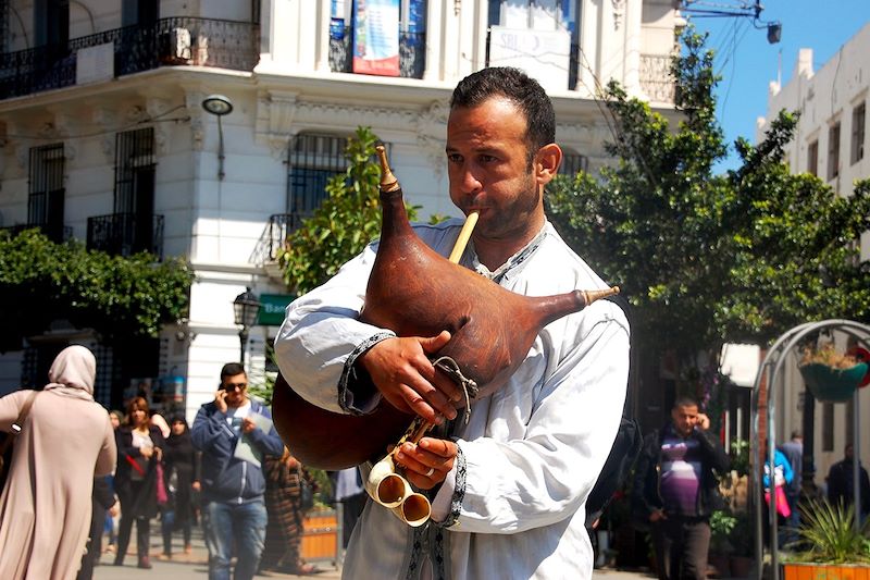 Joueur de Mezoued à Alger - Algérie