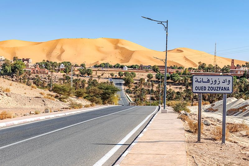 Route vers Taghit - Wilaya de Béchar - Algérie