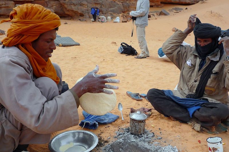 Touareg dans le Tassili n'Ajjer - Algérie