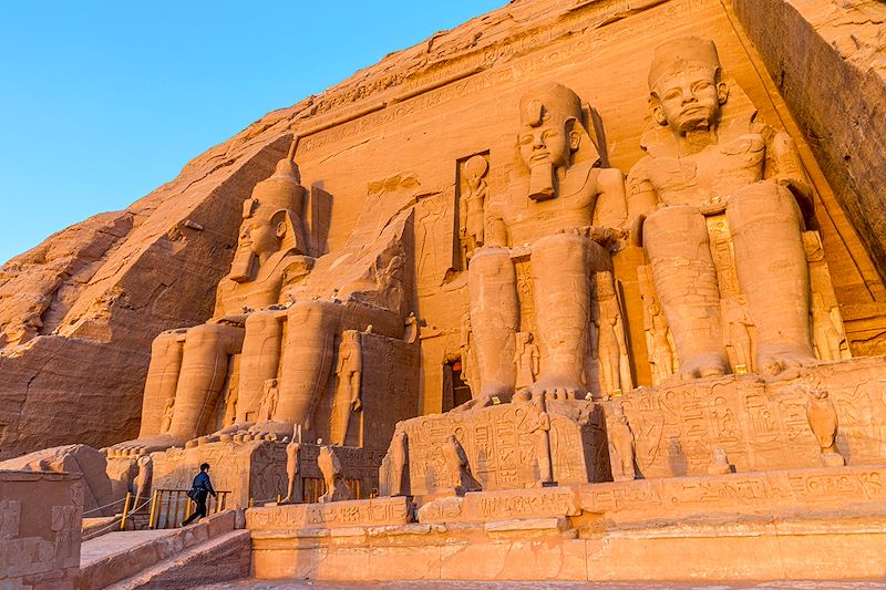 Les quatre colosses de Ramsès II - Grand temple d'Abou Simbel - Égypte