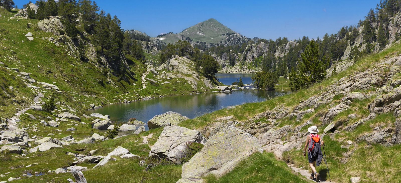 Les 300 lacs des Encantats