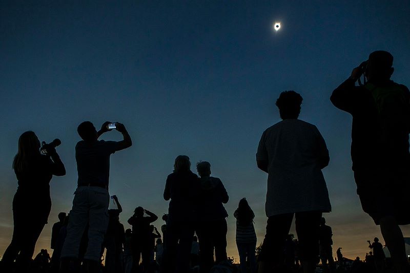 Randonnée des Pyrénées jusqu'aux Bardenas et observation de l'éclipse solaire du 12 août, entre France et Espagne. 