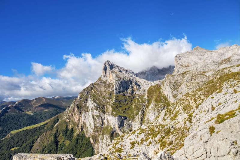 Rando Pics d'Europe Sur les chemins des Pics d'Europe Nomade Aventure