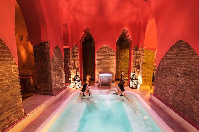 Retraite bien-être en Andalousie, de Séville à Grenade entre visites, découvertes, yoga et détente aux bains Arabes. 