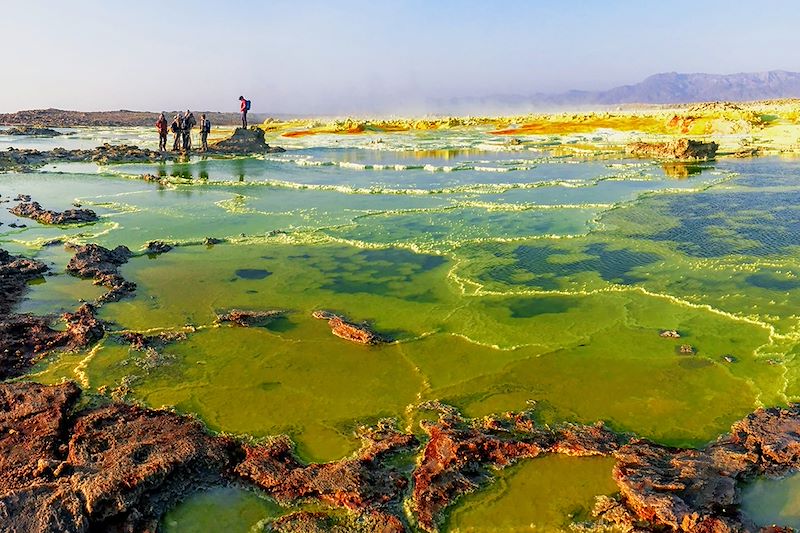 Rencontres avec les peuples de la Vallée de l'Omo et immersion dans les paysages volcaniques uniques du Dallol et de l'Erta Ale 