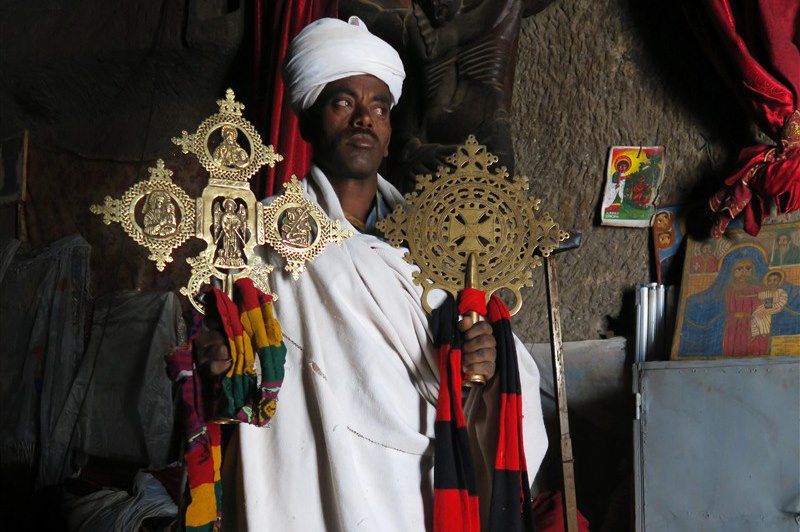 Prêtre dans une église - Région de Lalibela - Éthiopie