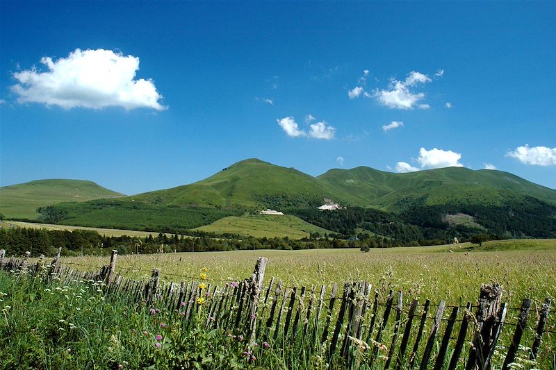 Pays d’Auvergne : entre lacs et volcans