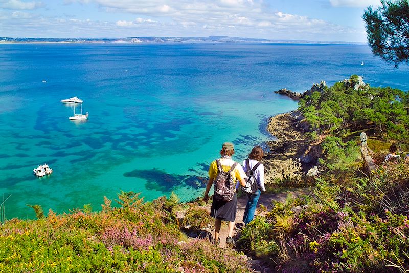 Roadtrip en Bretagne Sud en van aménagé : paysages sauvages et randonnées de la presqu’île de Crozon à la côte sauvage de Quiberon