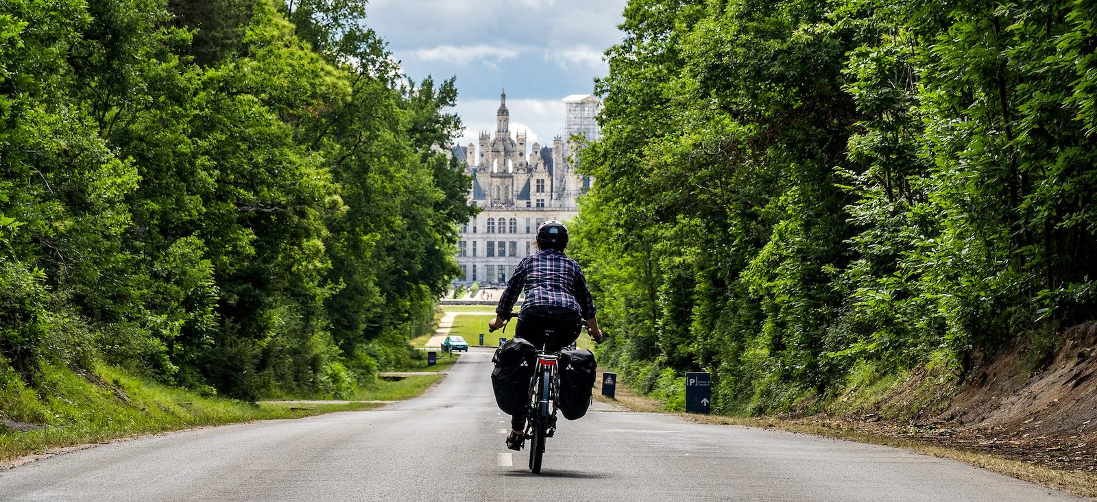 À vélo, les campeurs mènent la vie de château