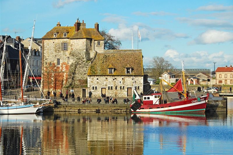 Le village de Honfleur en Normandie - France