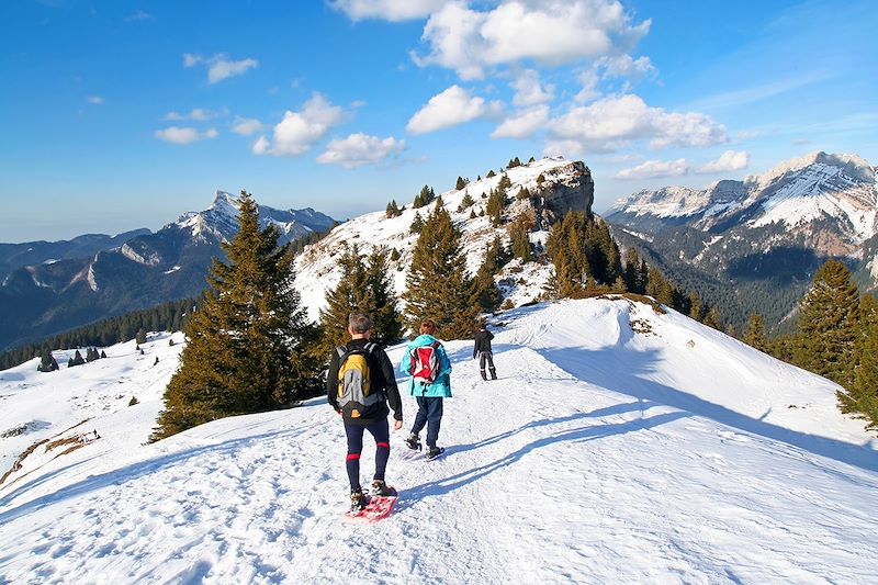 Randonnée à raquettes dans les Alpes - France