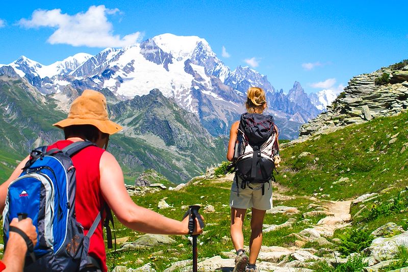 Randonnée face au Mont-Blanc - Haute-Savoie - France