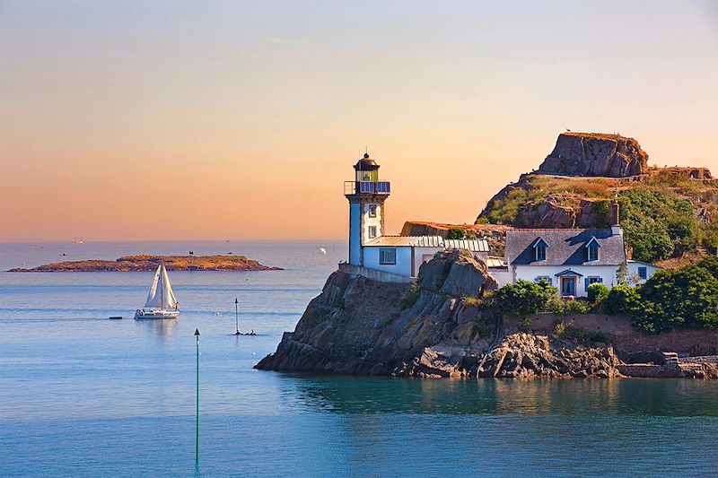 Vue sur l'Ile Louet depuis la Pointe de Penn-al-Lann à Carantec - Bretagne - France