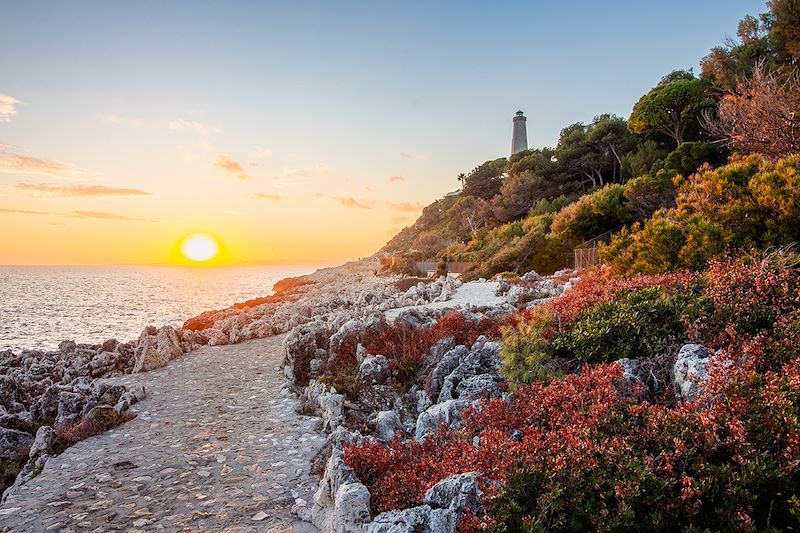 De Nice à Menton, une échappée entre sentiers côtiers et villages de charme en bord de Méditerranée