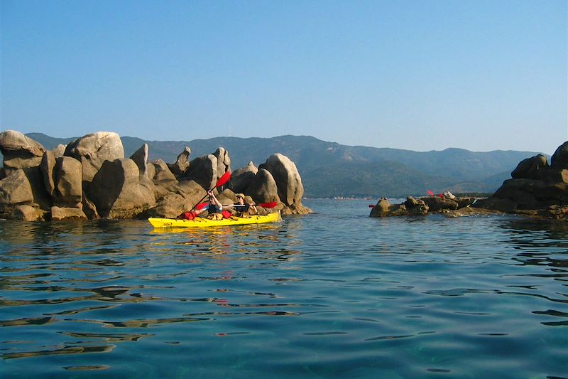 Le maquis par monts et par mer ! 