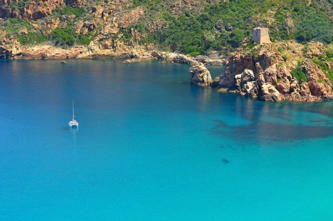 Les Calanques de l'île de Beauté