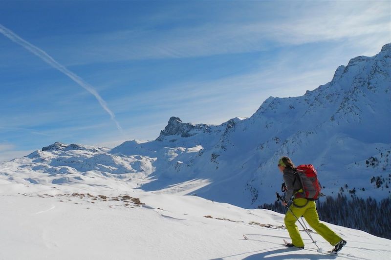 Initiation à la pratique du ski nordique, à travers le massif du Queyras.