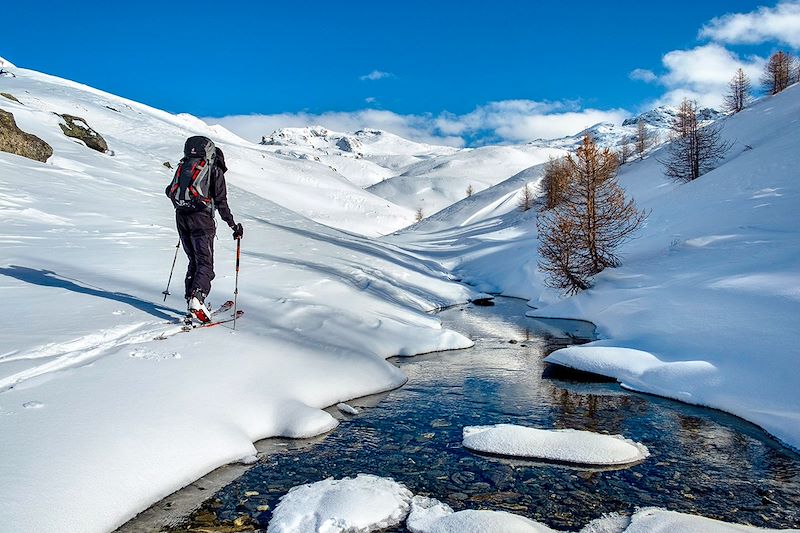 Initiation à la pratique du ski nordique, à travers le massif du Queyras.