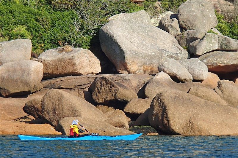 La Côte de Granit Rose en kayak !