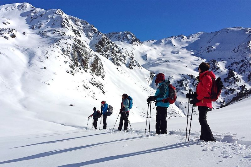 Randonnée en raquettes dans les Pyrénées Centrales - France