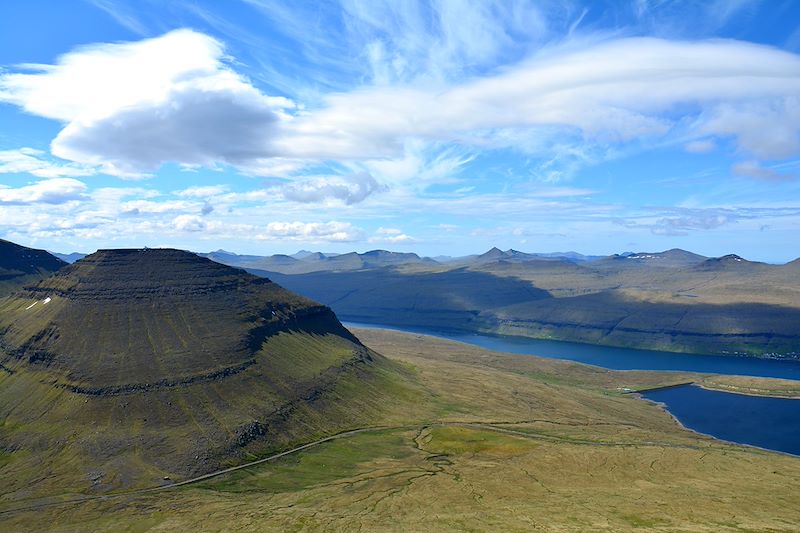 Slættaratindur sur l'Île d'Eysturoy - Îles Féroé - Danemark