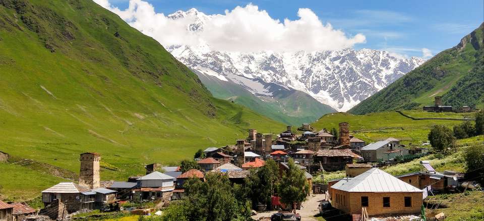 Trek en Svanétie et Kazbegi en Géorgie pour arpenter les sentiers les plus sauvages entre alpages et villages typiques