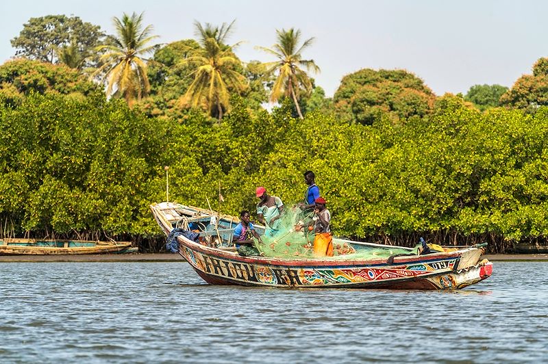 Pêcheurs dans le delta du Sine Saloum - Sénégal