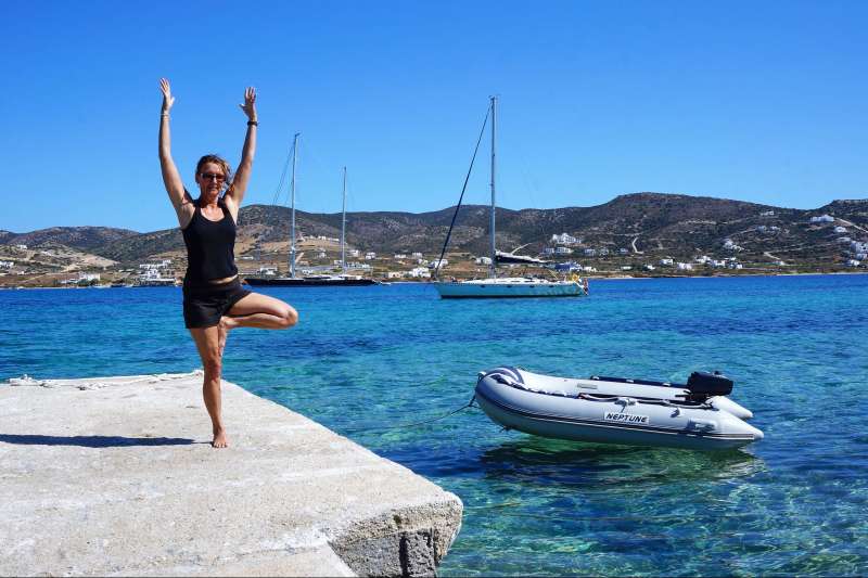 Yoga et voile active dans les Cyclades