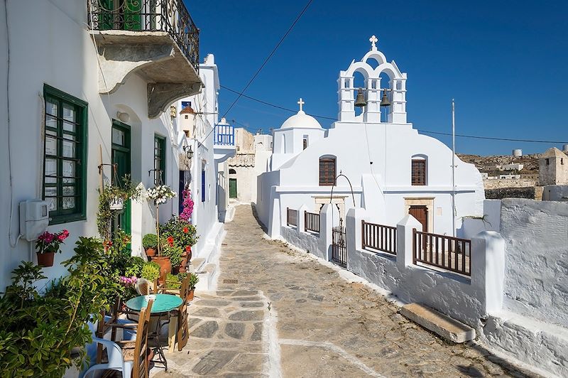 Rue de Chora sur l'île d'Amorgos - Grèce