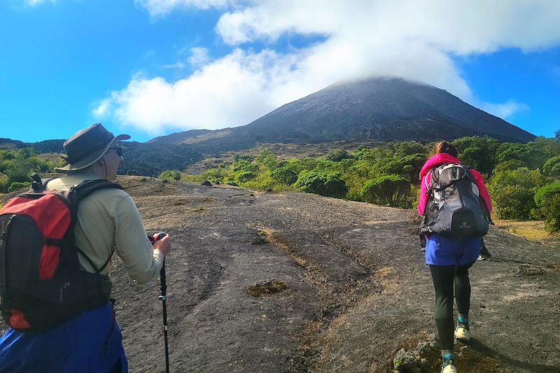 Randonnée sur les flancs du volcan Pacaya - Guatemala