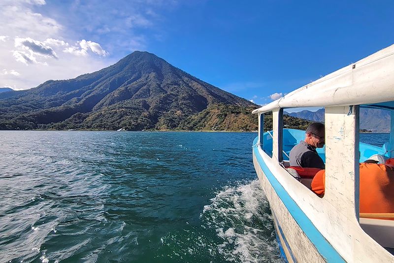En bateau sur le lac Atitlán - Guatemala