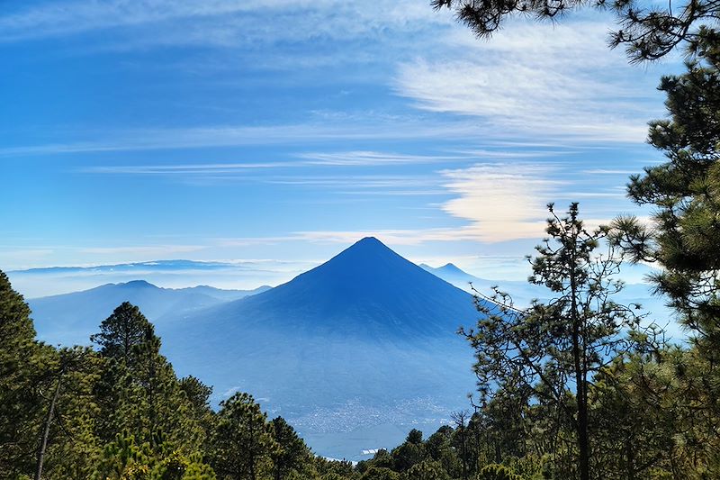 Vue du volcan Agua depuis le volcan Acatenango - Guatemala