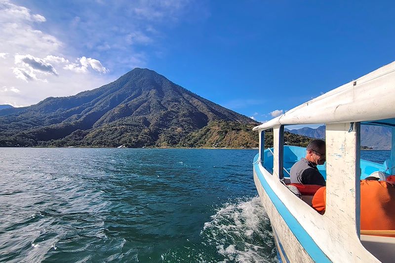 En bateau sur le lac Atitlán - Guatemala
