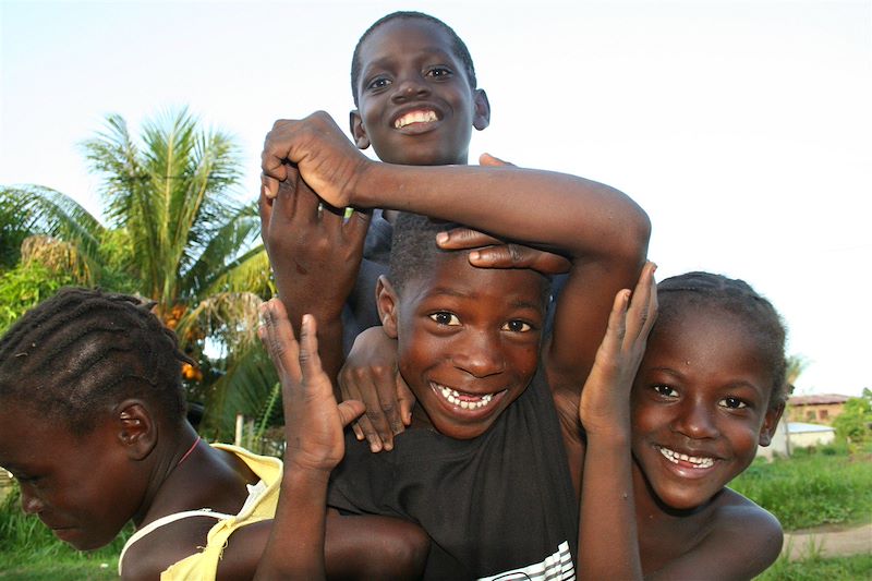 Groupe d'enfants à Maripasoula - Guyane