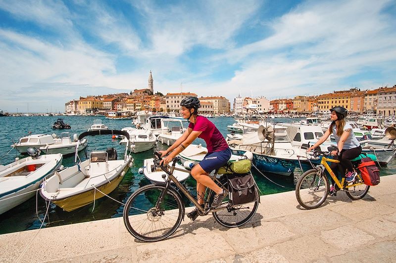 Cyclistes à Rovinj - Comitat d'Istrie - Croatie