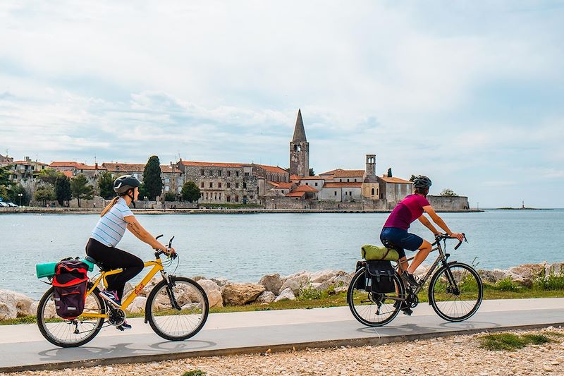 Cyclistes à Porec - Comitat d'Istrie - Croatie